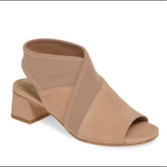 Eileen Fisher Luca Sandal in Latte Size 7.5 Suede
In Color Nude Block Heel NWOB - Picture 8 of 8